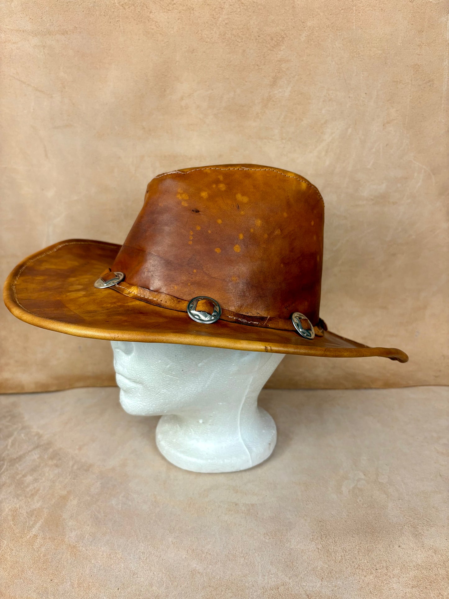 Desert Crown Leather Hat – Outlaw Edition