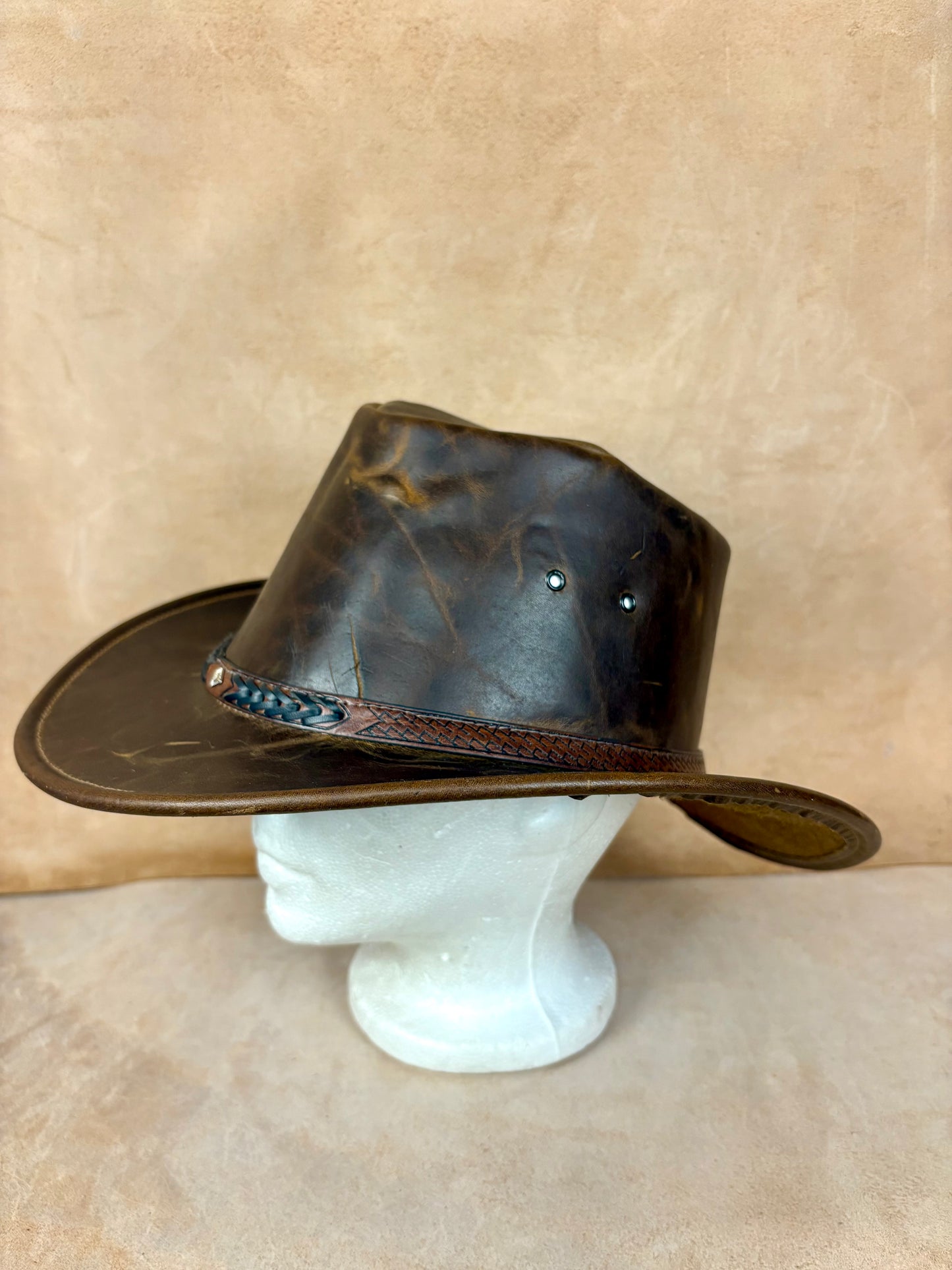Desert Crown Leather Hat – Vintage Edition