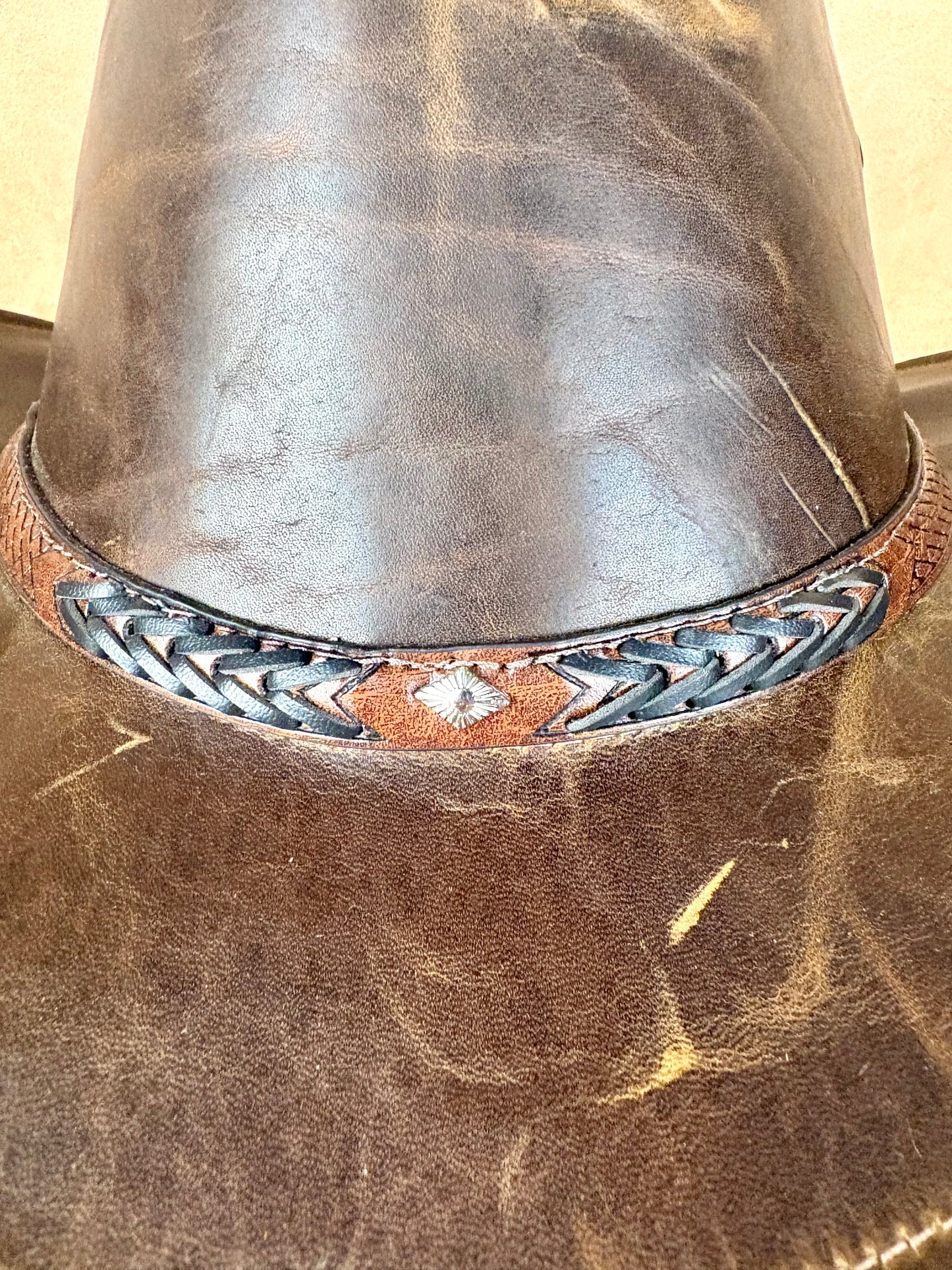 Desert Crown Leather Hat – Vintage Edition