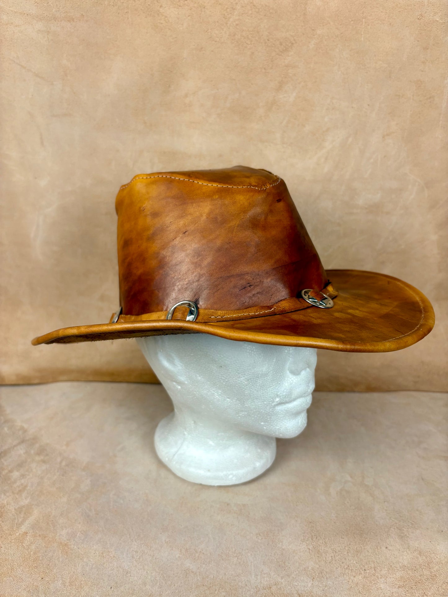 Desert Crown Leather Hat – Outlaw Edition
